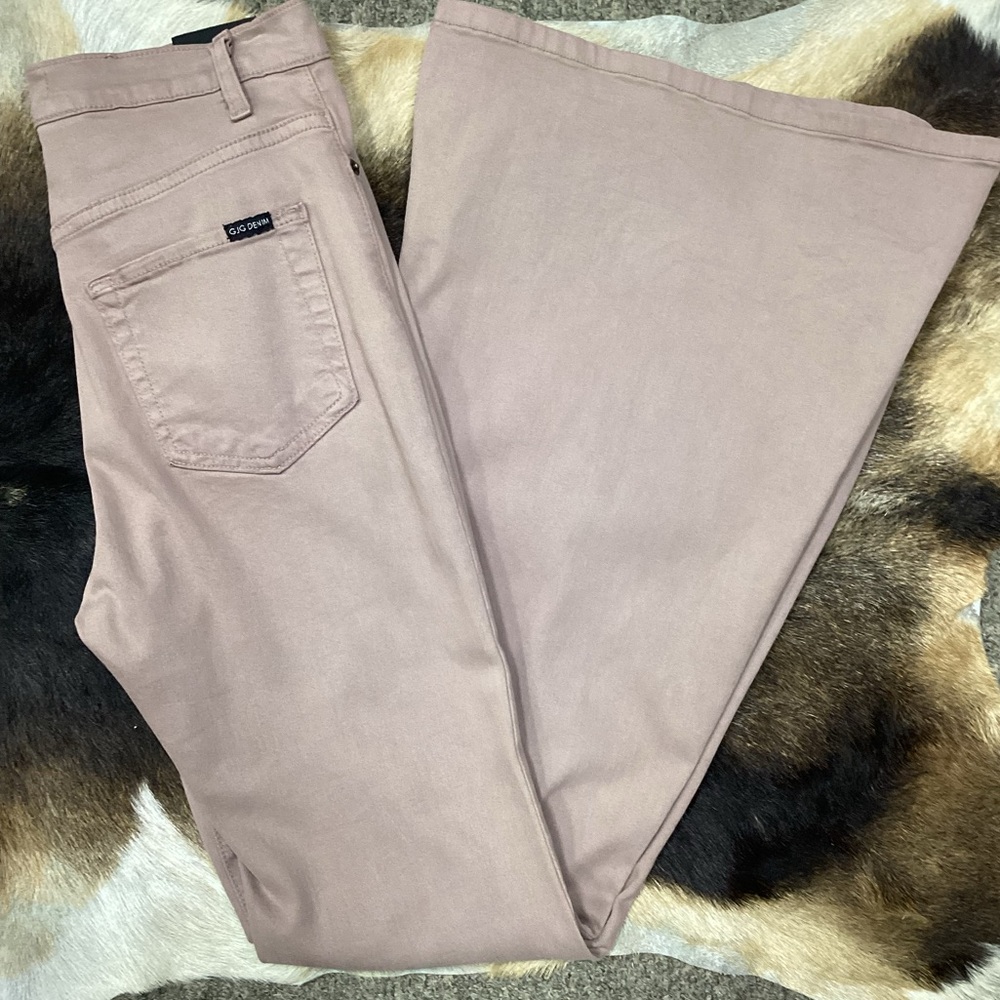Ladies High Rise Flare, Stretchy, Tan